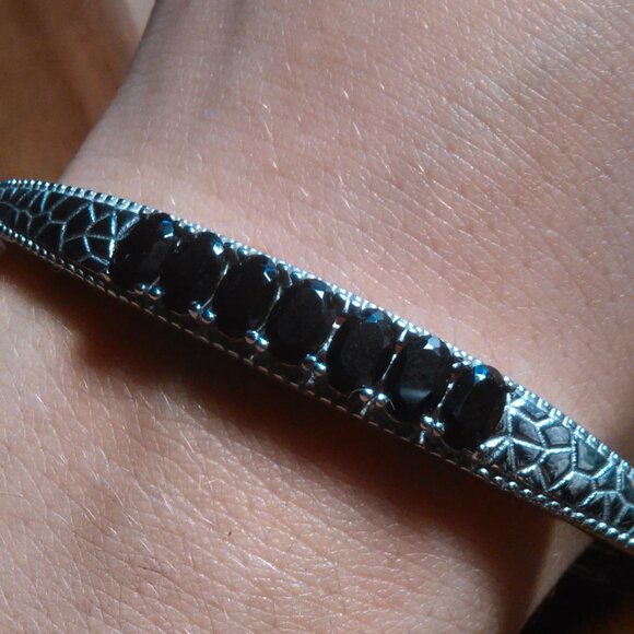 Thai Black Spinel Stainless Steel Bangle Bracelet (7.25 Inch) - Picture 1 of 11